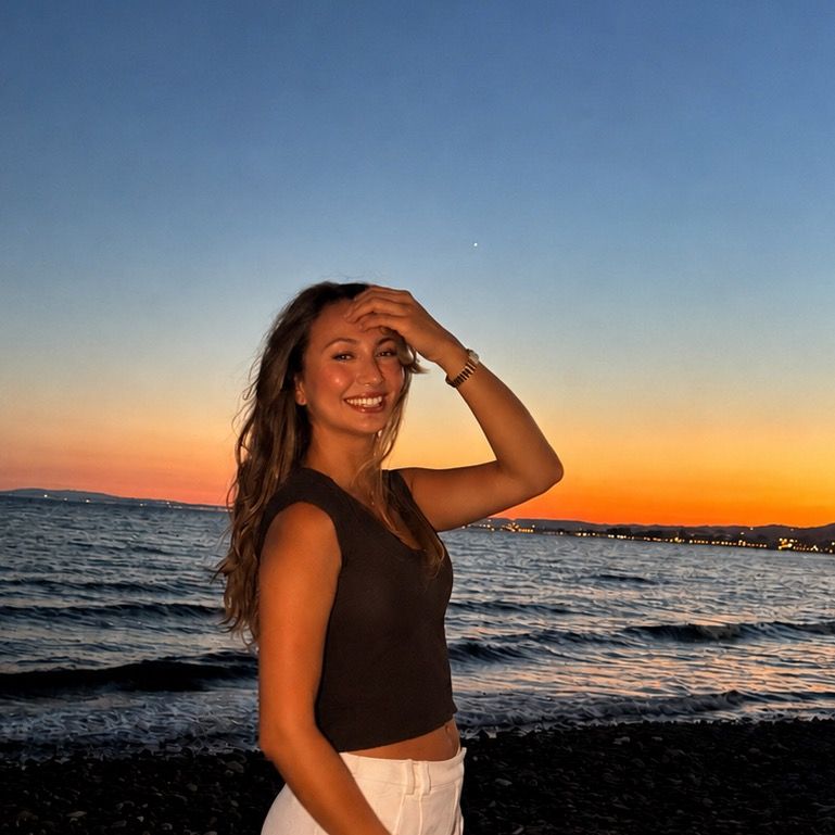 Esrxav☀️🌙🧡