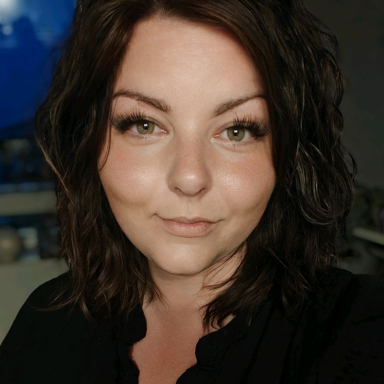 Julie LuciaKristine