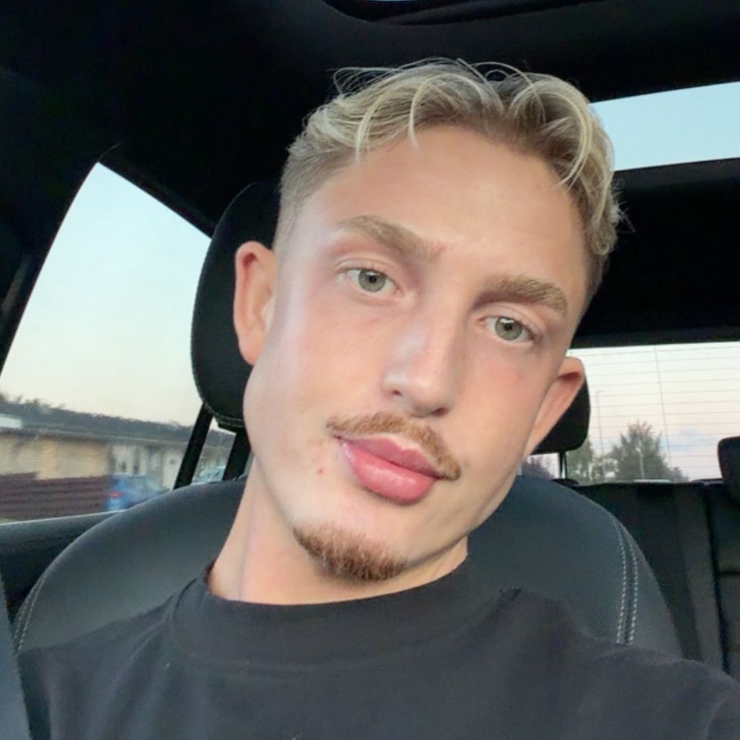 𝐍𝐈𝐊 𝐑𝐀𝐇𝐑